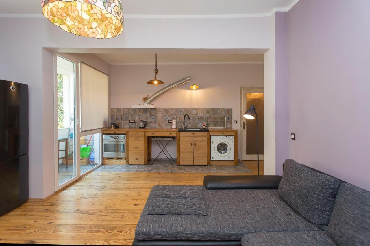 Colorful 2Bdr Apartment In The City Center Софія Екстер'єр фото